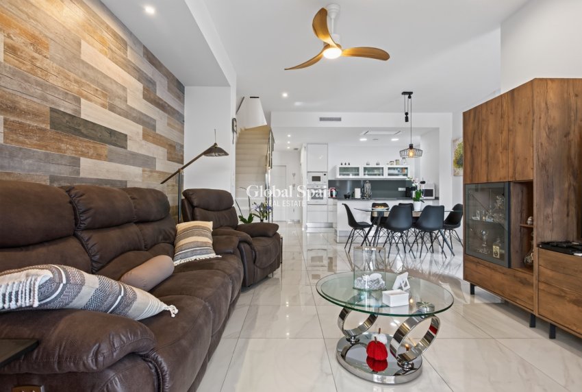 Resale - VILLA -
BIGASTRO - Inland