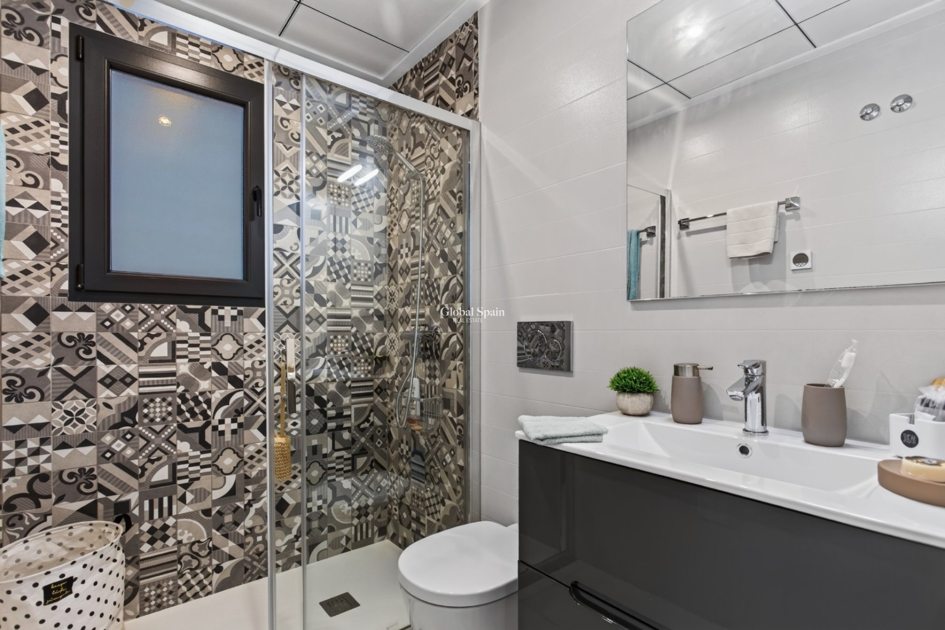 Resale - VILLA -
BIGASTRO - Inland