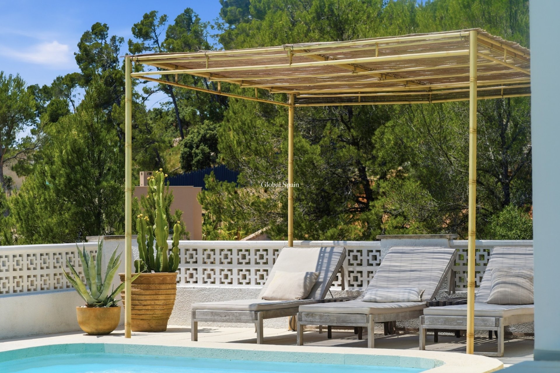 Resale - VILLA -
Bonyola - optional location detail