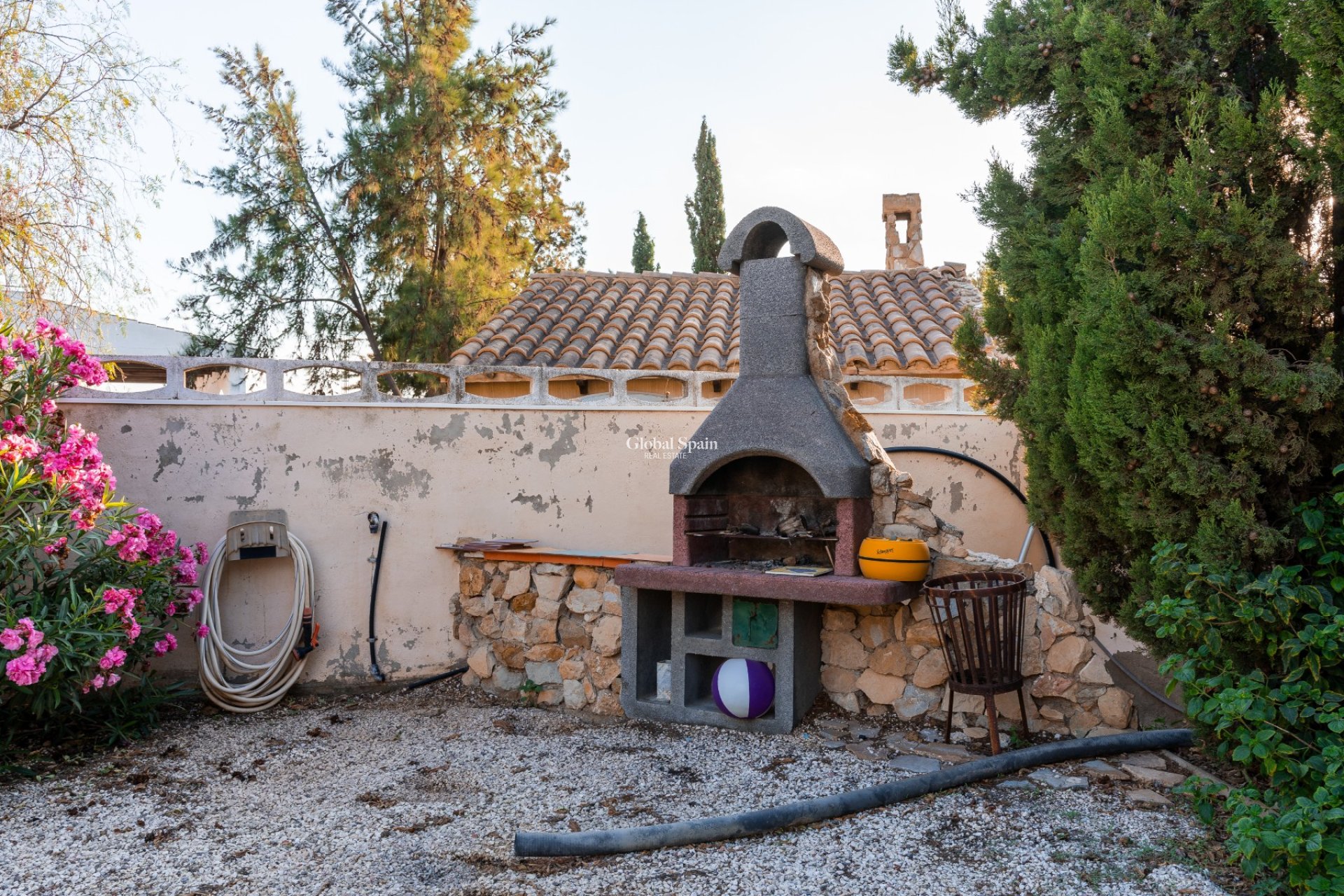 Resale - VILLA -
BUSOT - Costa Blanca