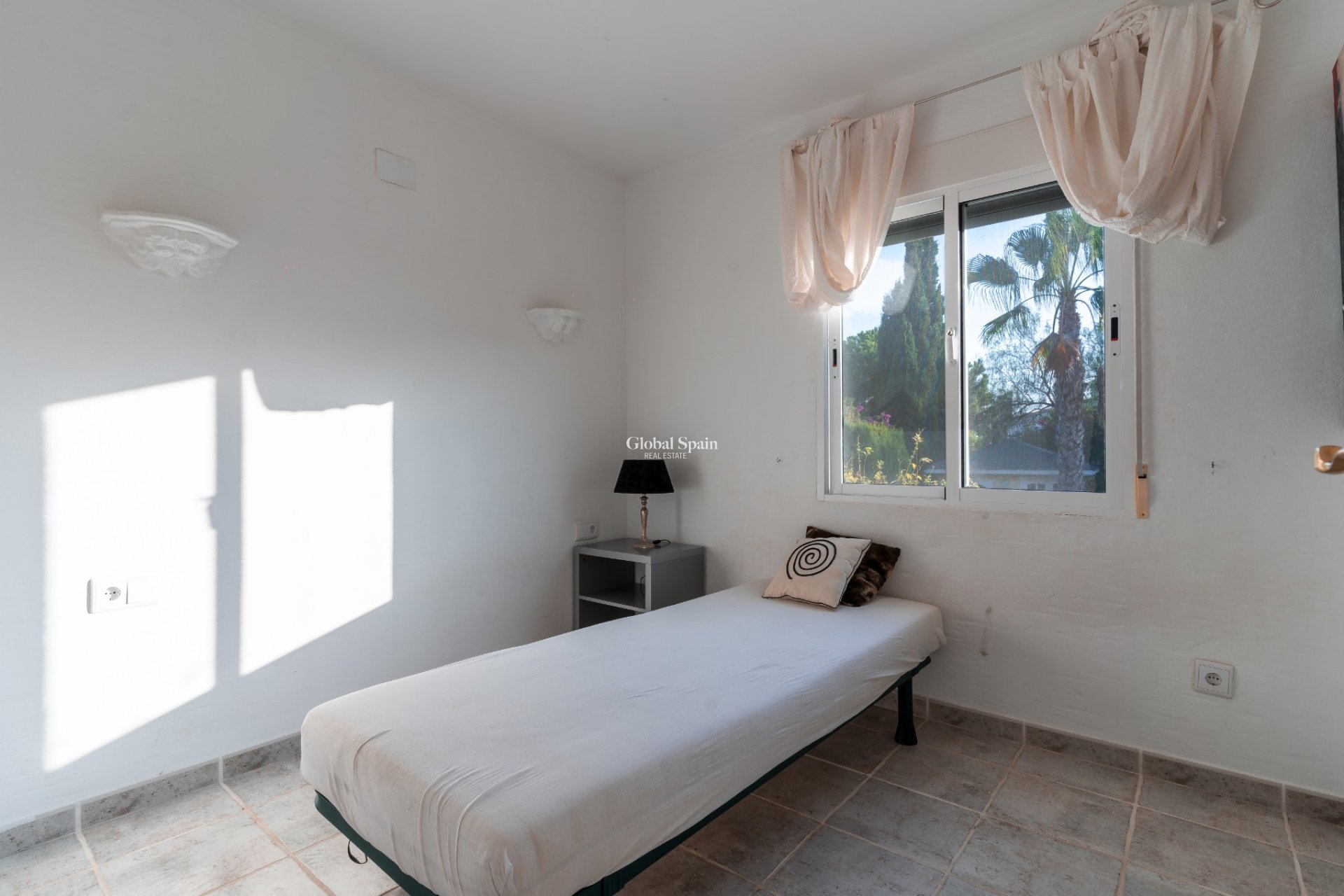 Resale - VILLA -
BUSOT - Costa Blanca