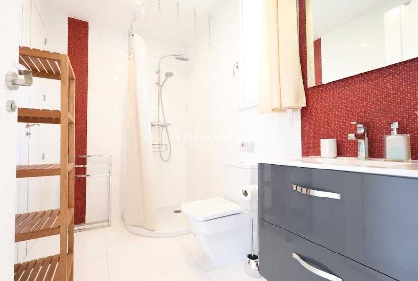 Resale - Villa -
CABO ROIG - Costa blanca