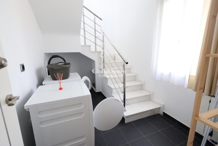 Resale - Villa -
CABO ROIG - Costa blanca