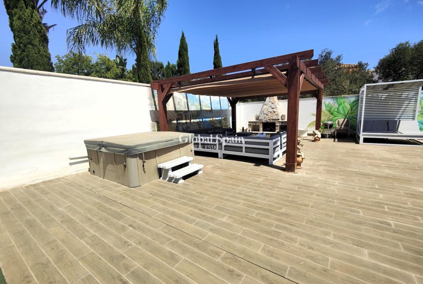 Resale - VILLA -
CABO ROIG - Costa Blanca