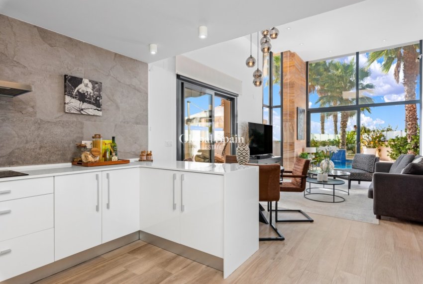 Resale - VILLA -
CABO ROIG - Costa Blanca