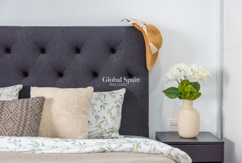 Resale - VILLA -
CABO ROIG - Costa Blanca