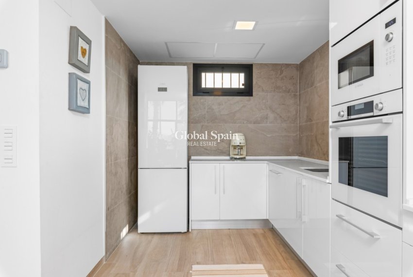 Resale - VILLA -
CABO ROIG - Costa Blanca