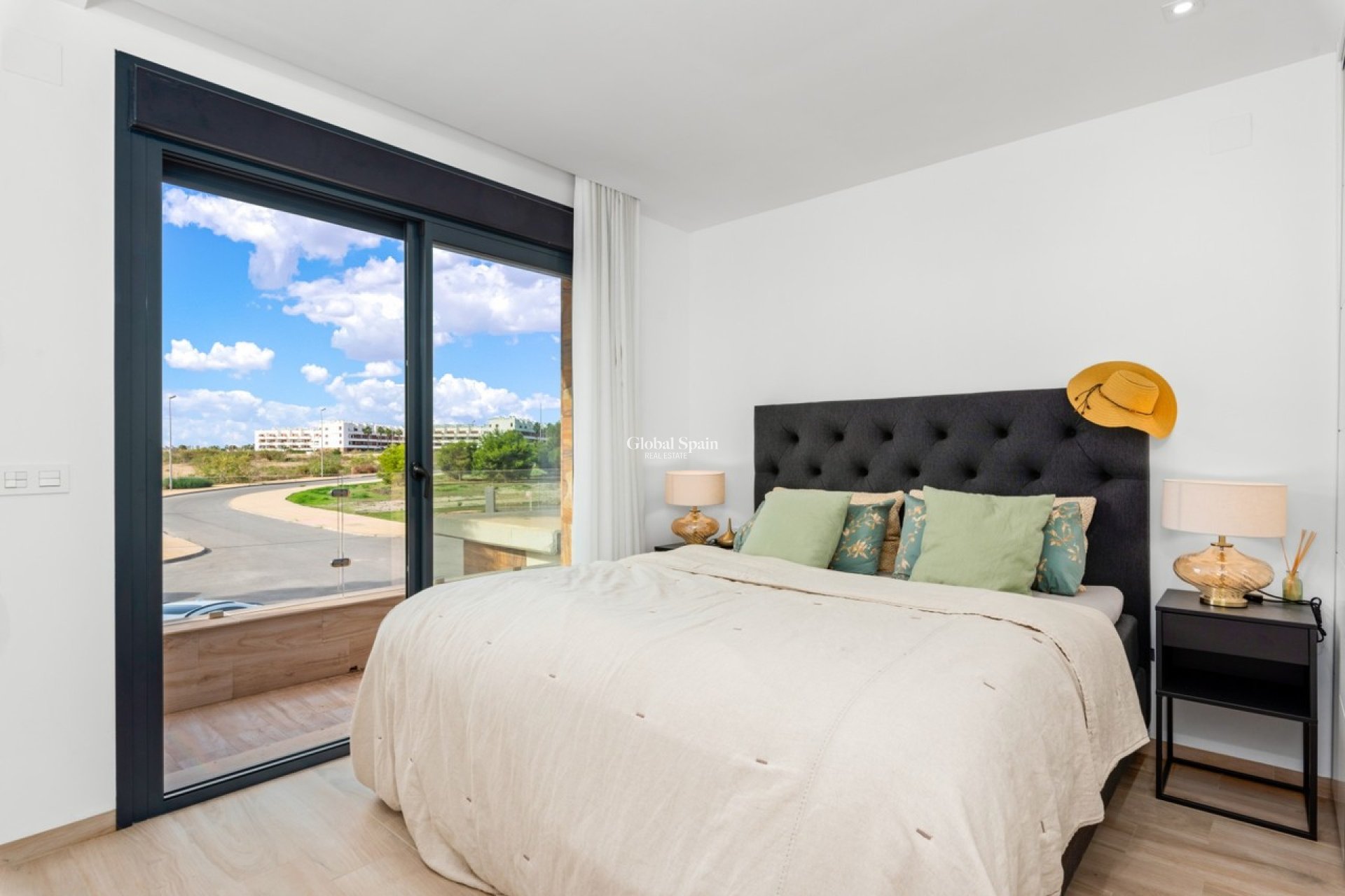 Resale - VILLA -
CABO ROIG - Costa Blanca