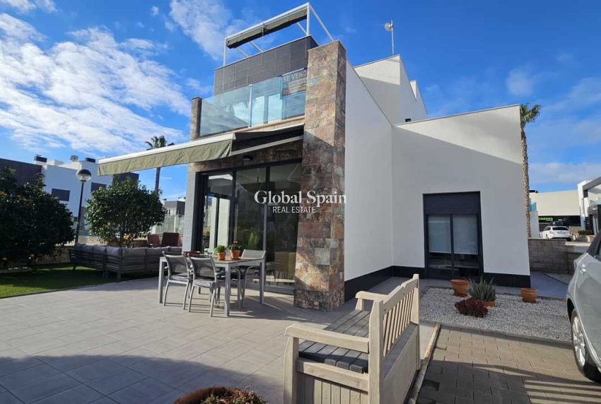 Resale - VILLA -
CABO ROIG - Costa Blanca