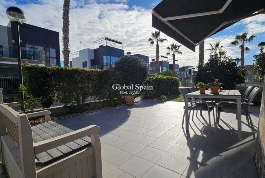 Resale - VILLA -
CABO ROIG - Costa Blanca