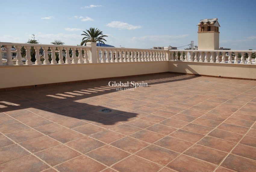 Resale - VILLA -
CABO ROIG - Costa Blanca
