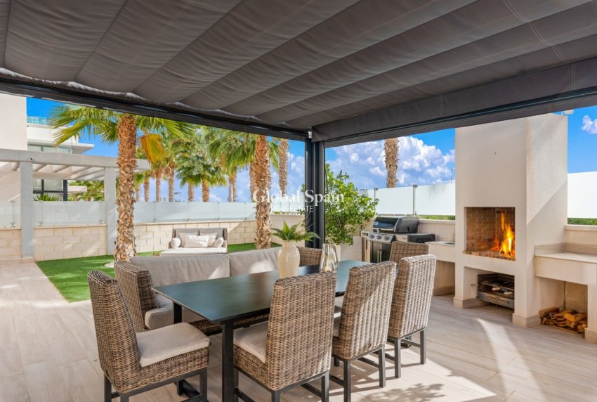 Resale - VILLA -
CABO ROIG - Costa Blanca