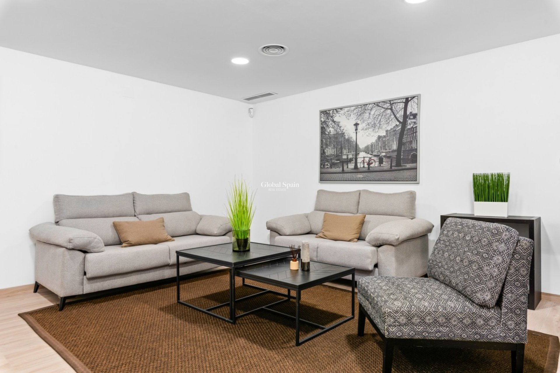 Resale - VILLA -
CABO ROIG - Costa Blanca