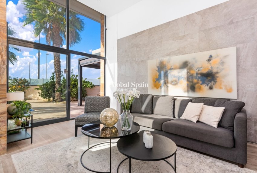 Resale - VILLA -
CABO ROIG - Costa Blanca