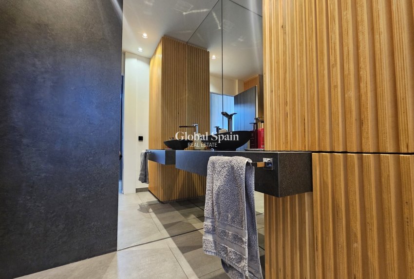 Resale - VILLA -
CABO ROIG - Costa Blanca