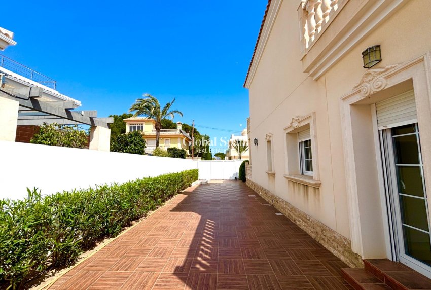 Resale - VILLA -
CABO ROIG - Costa Blanca
