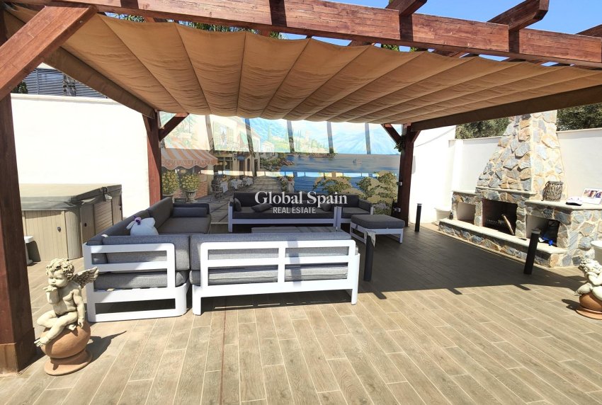 Resale - VILLA -
CABO ROIG - Costa Blanca