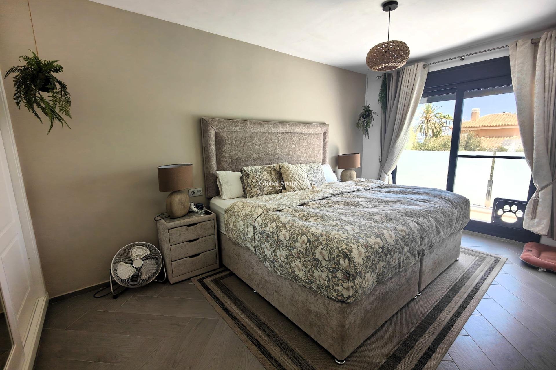 Resale - VILLA -
CABO ROIG - Costa Blanca