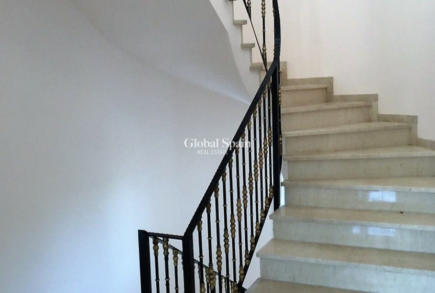 Resale - VILLA -
CABO ROIG - Costa Blanca