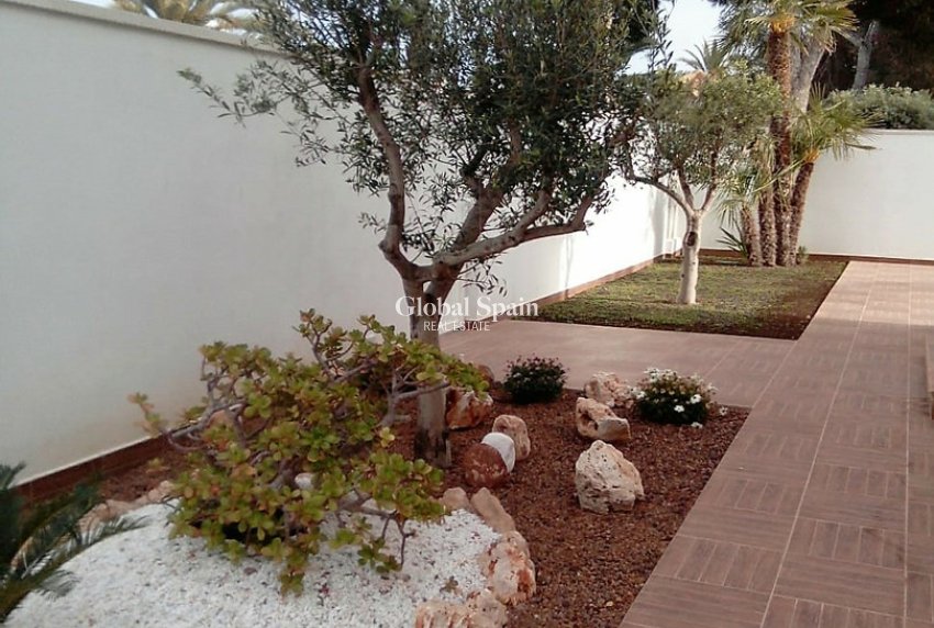 Resale - VILLA -
CABO ROIG - Costa Blanca