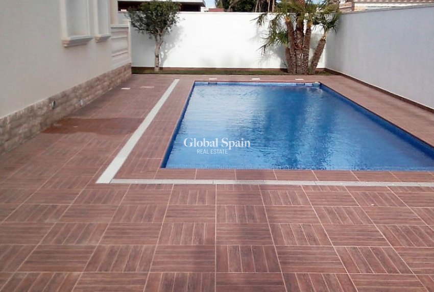 Resale - VILLA -
CABO ROIG - Costa Blanca