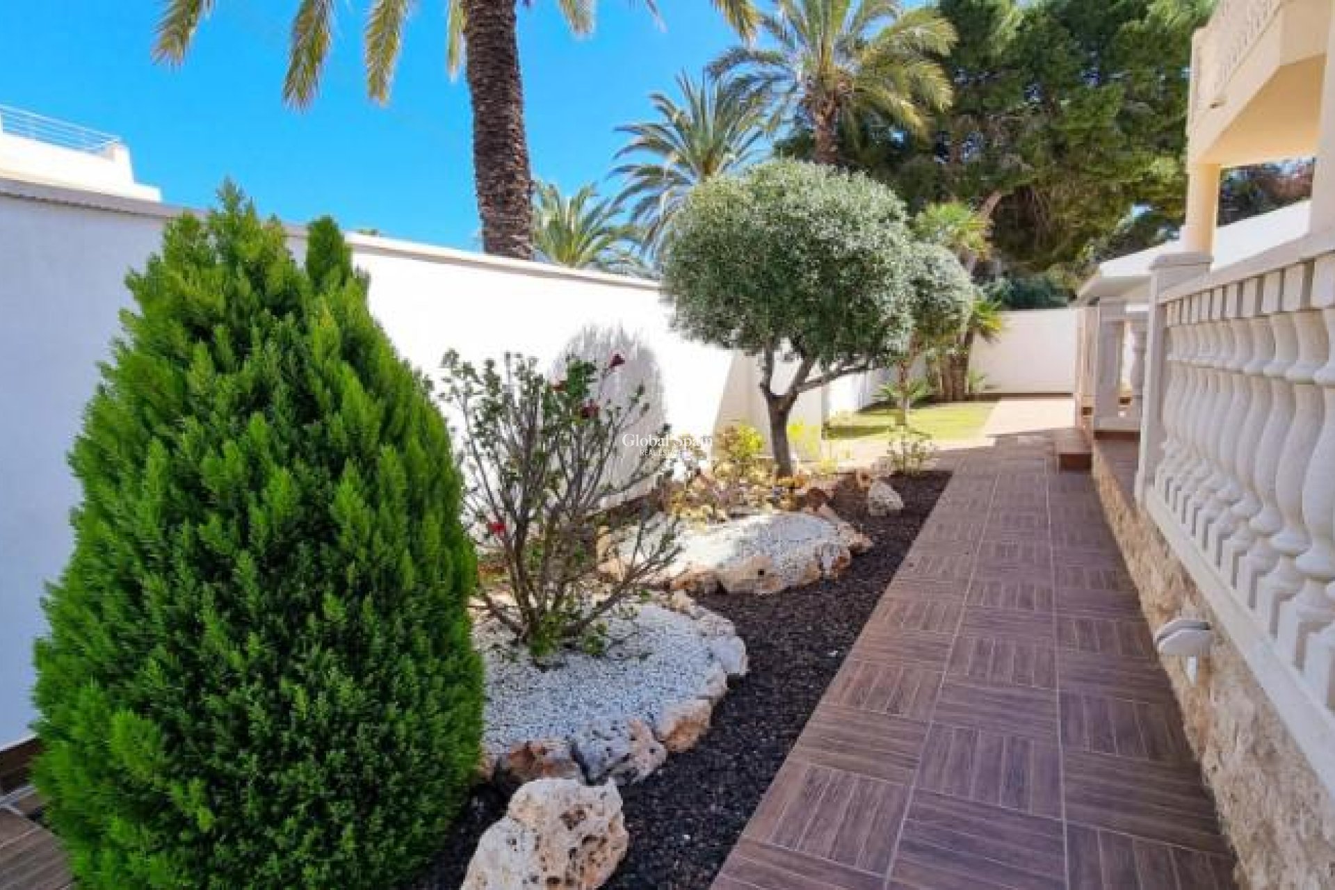 Resale - VILLA -
CABO ROIG - Costa Blanca