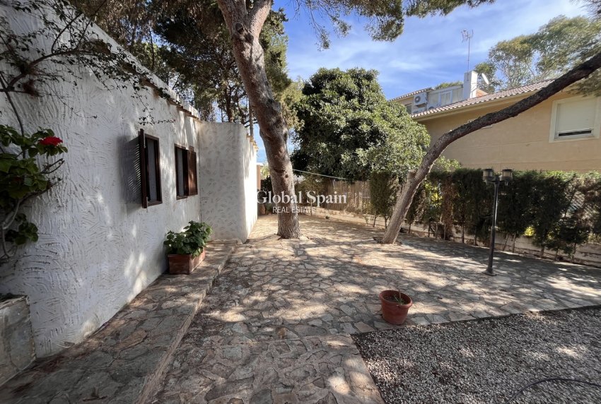 Resale - VILLA -
CABO ROIG - Costa Blanca