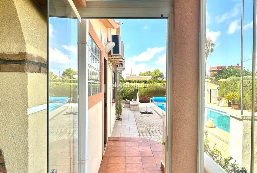 Resale - VILLA -
CABO ROIG - Costa Blanca