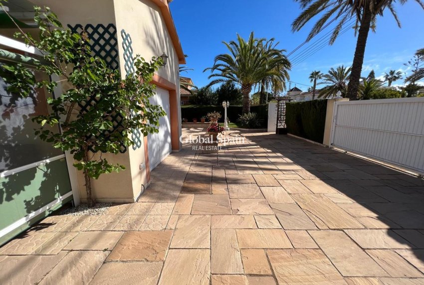 Resale - VILLA -
CABO ROIG - Costa Blanca