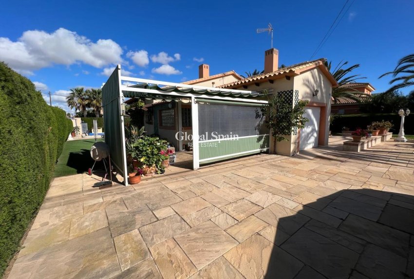 Resale - VILLA -
CABO ROIG - Costa Blanca