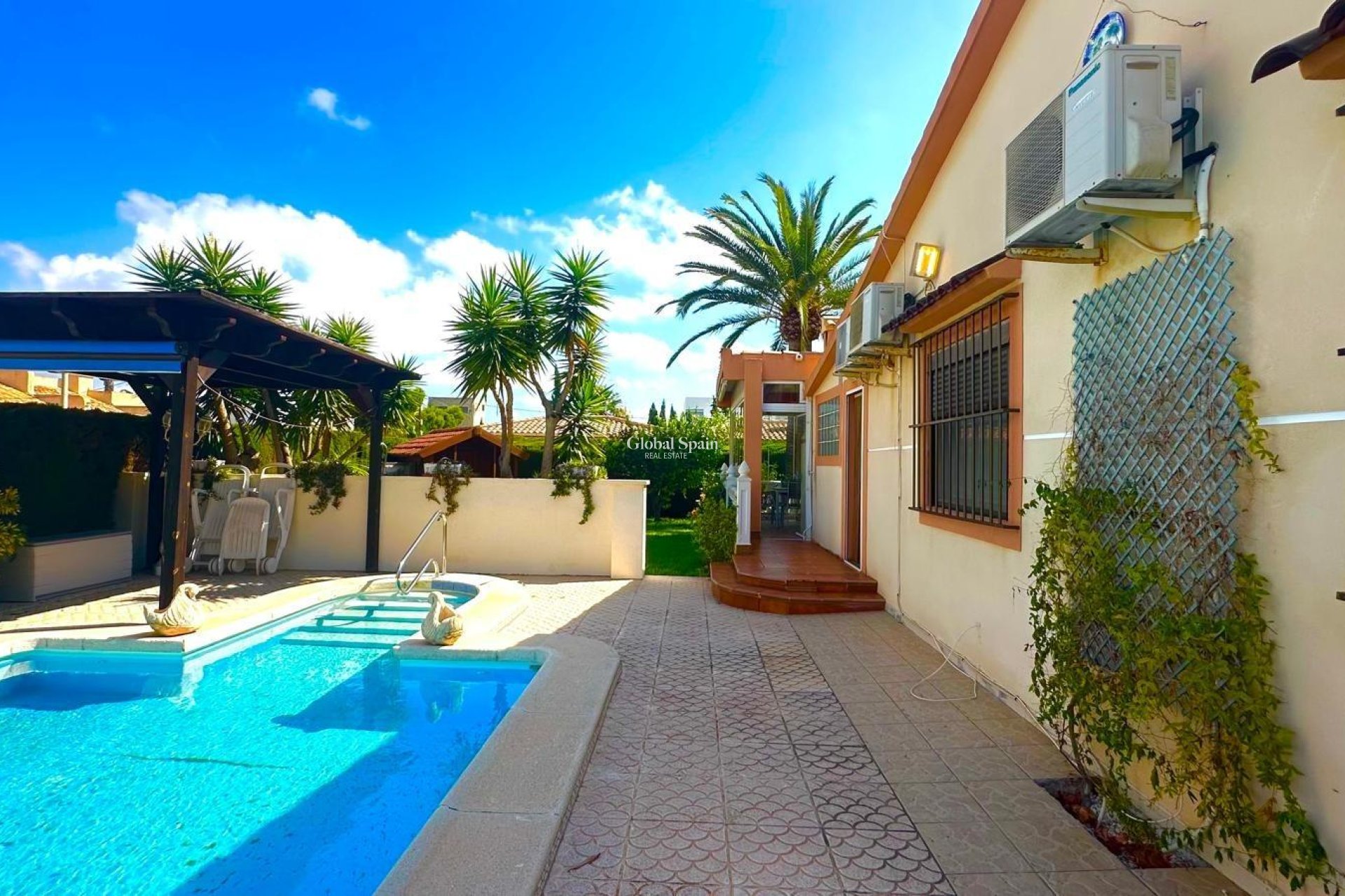 Resale - VILLA -
CABO ROIG - Costa Blanca