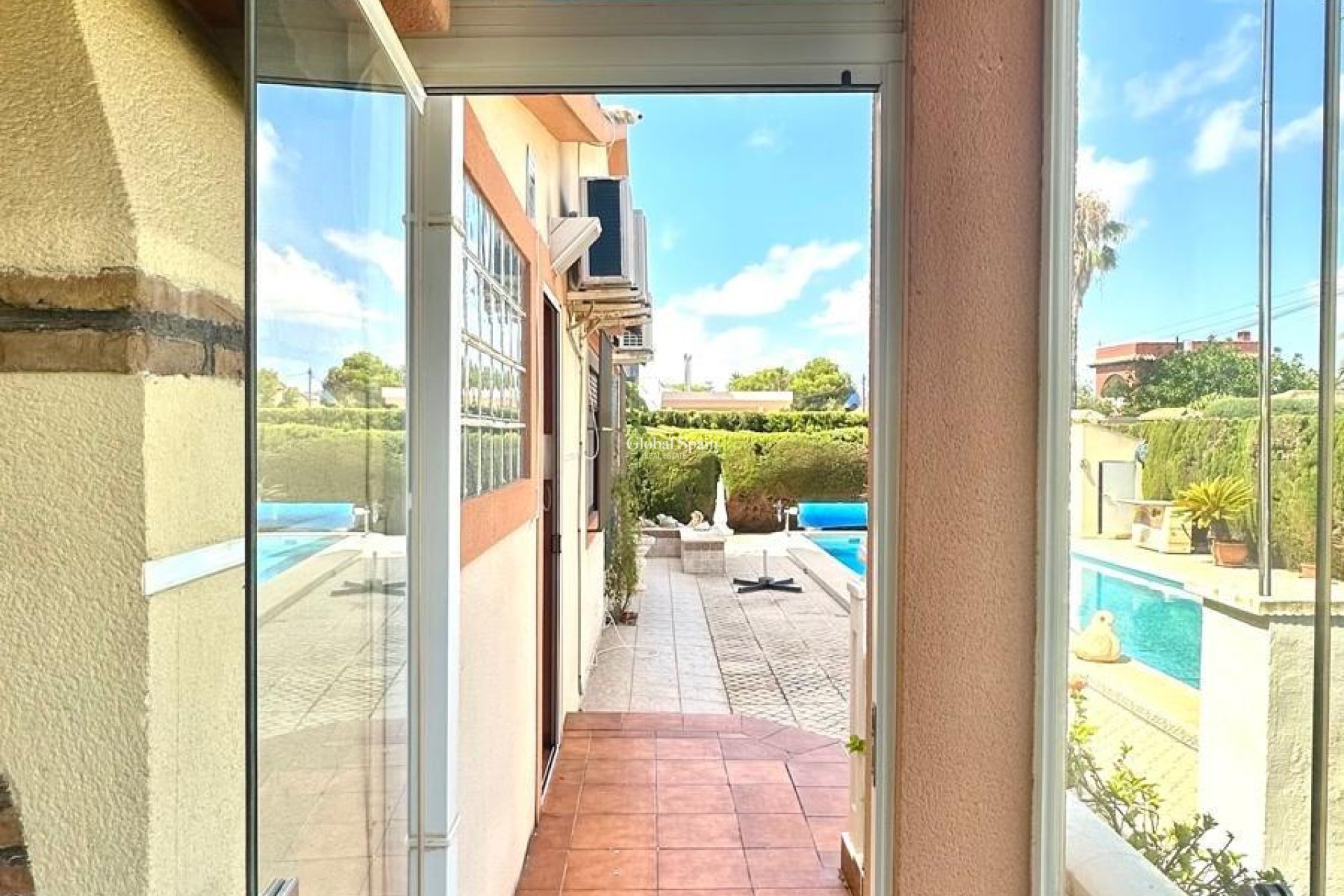 Resale - VILLA -
CABO ROIG - Costa Blanca