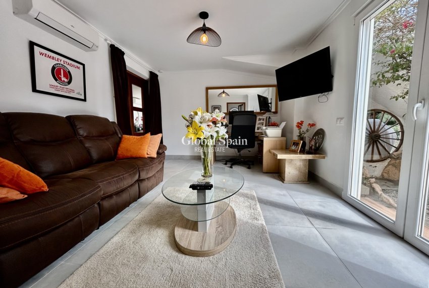 Resale - VILLA -
CABO ROIG - Costa Blanca