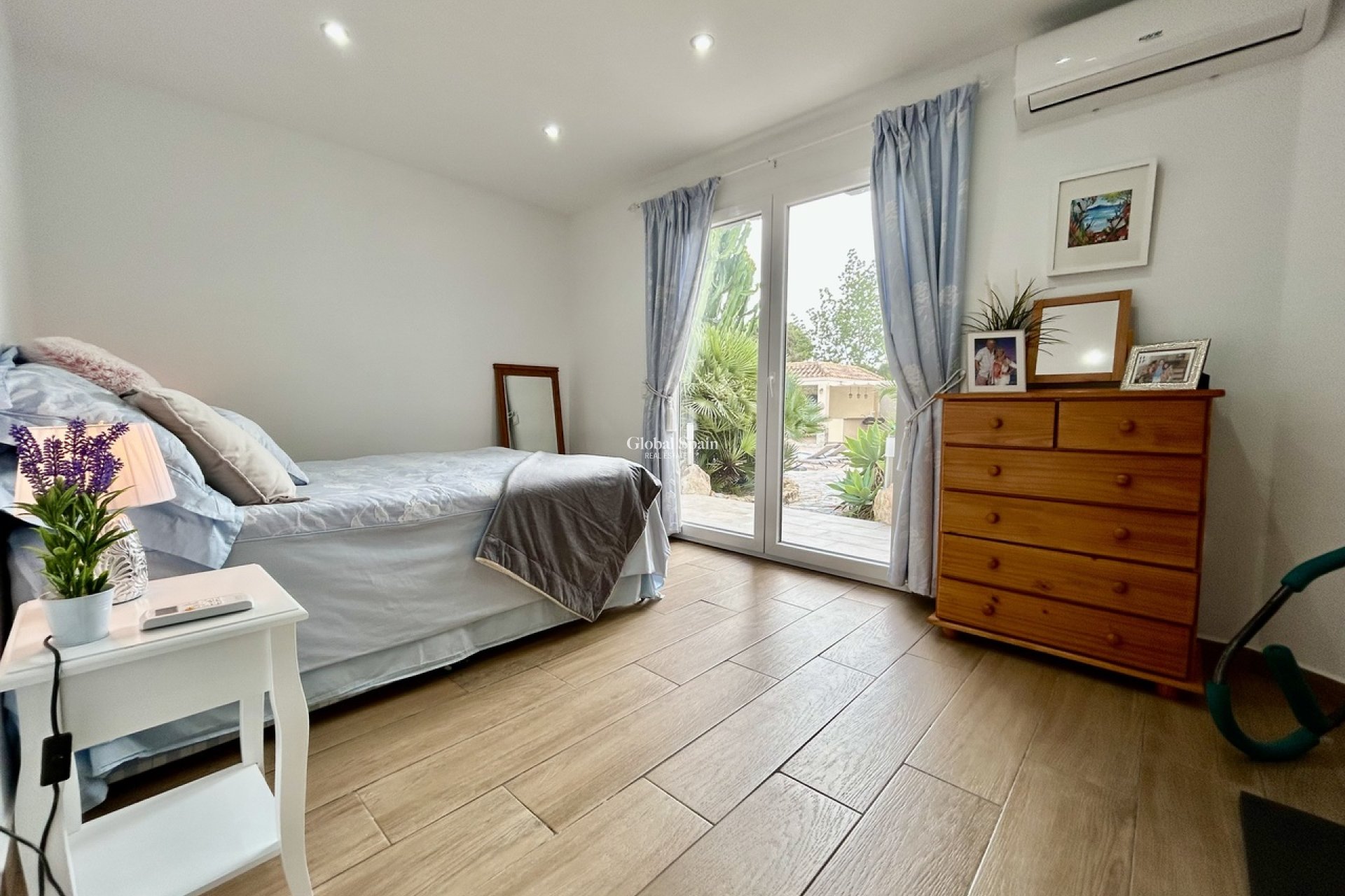 Resale - VILLA -
CABO ROIG - Costa Blanca