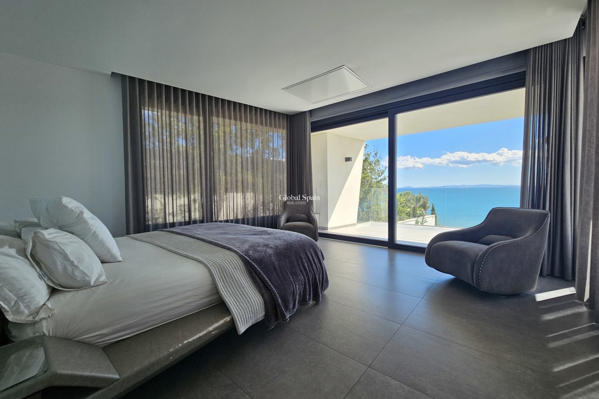 Resale - VILLA -
CABO ROIG - Costa Blanca