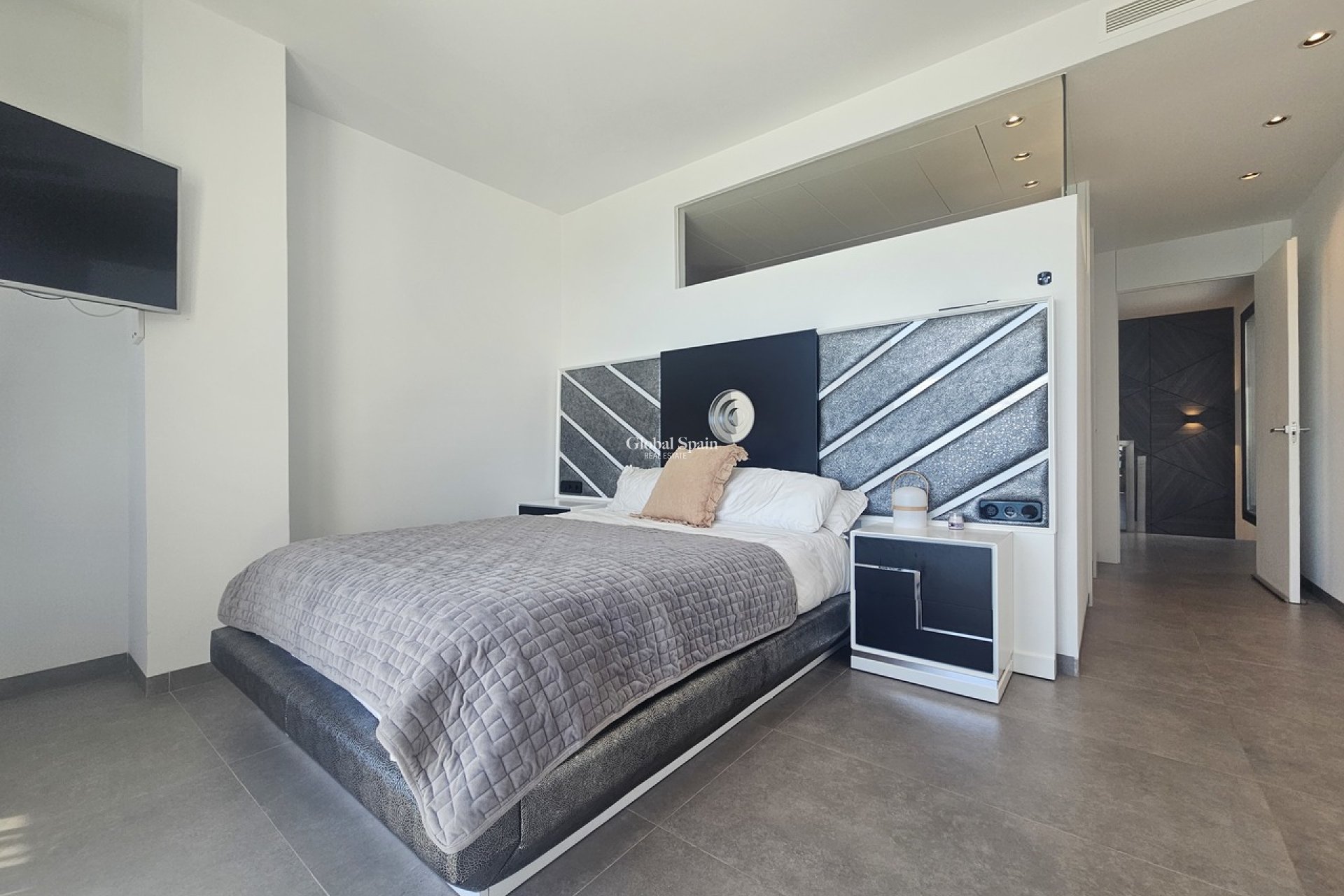 Resale - VILLA -
CABO ROIG - Costa Blanca