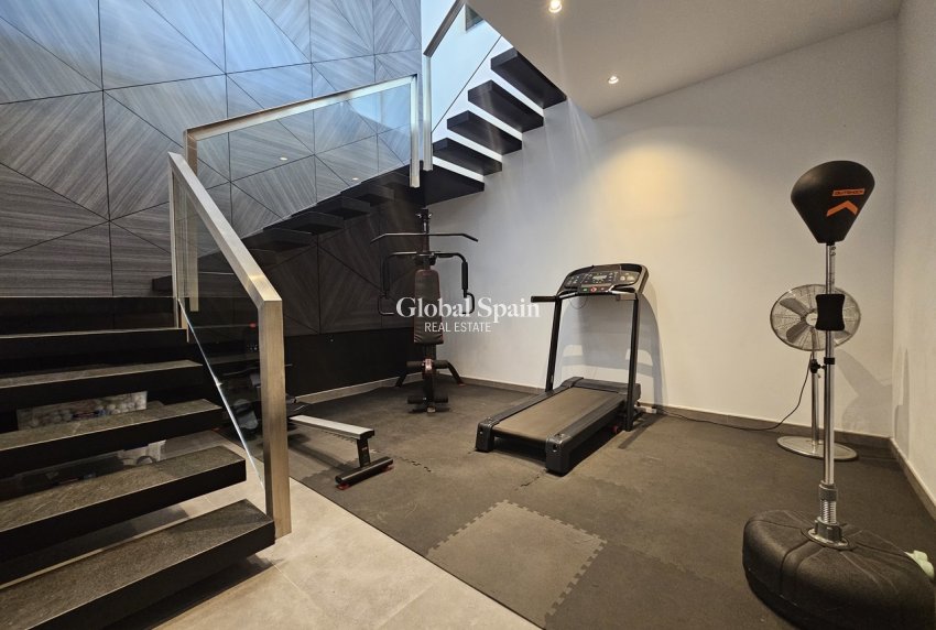 Resale - VILLA -
CABO ROIG - Costa Blanca