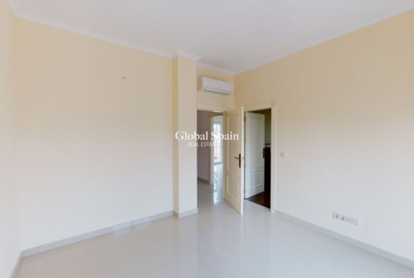 Resale - VILLA -
CABO ROIG - Costa Blanca