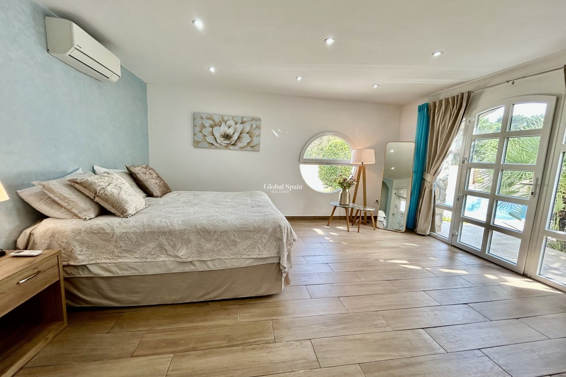 Resale - VILLA -
CABO ROIG - Costa Blanca