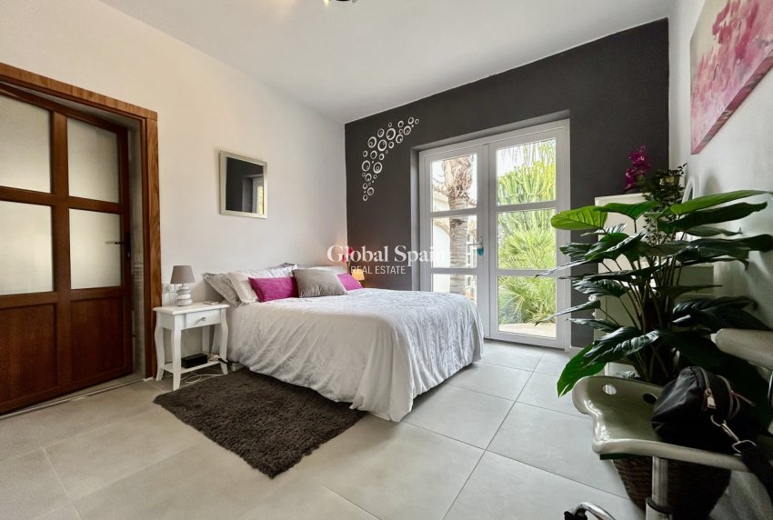 Resale - VILLA -
CABO ROIG - Costa Blanca