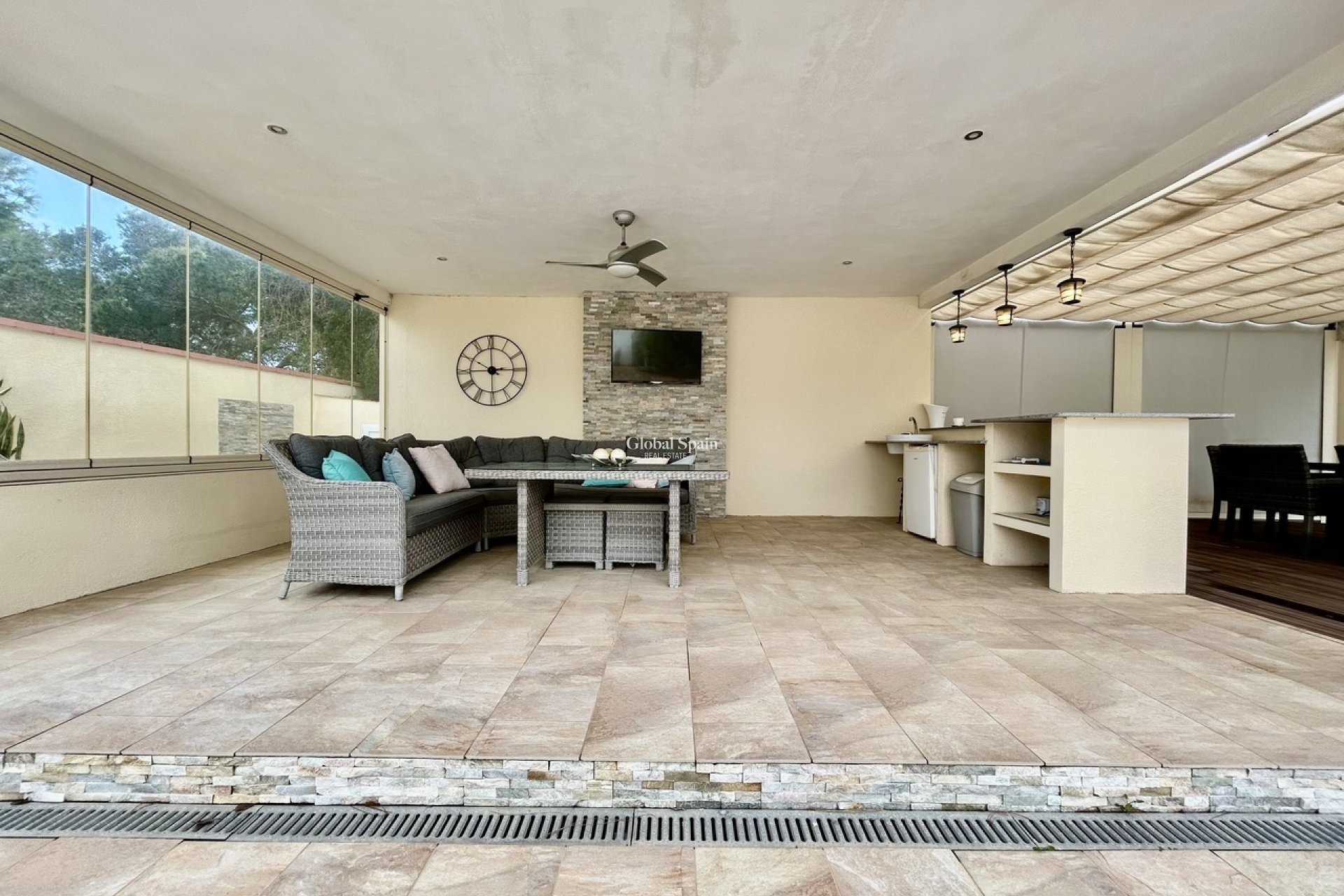 Resale - VILLA -
CABO ROIG - Costa Blanca