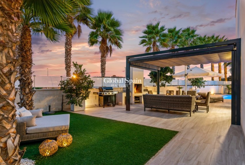 Resale - VILLA -
CABO ROIG - Costa Blanca