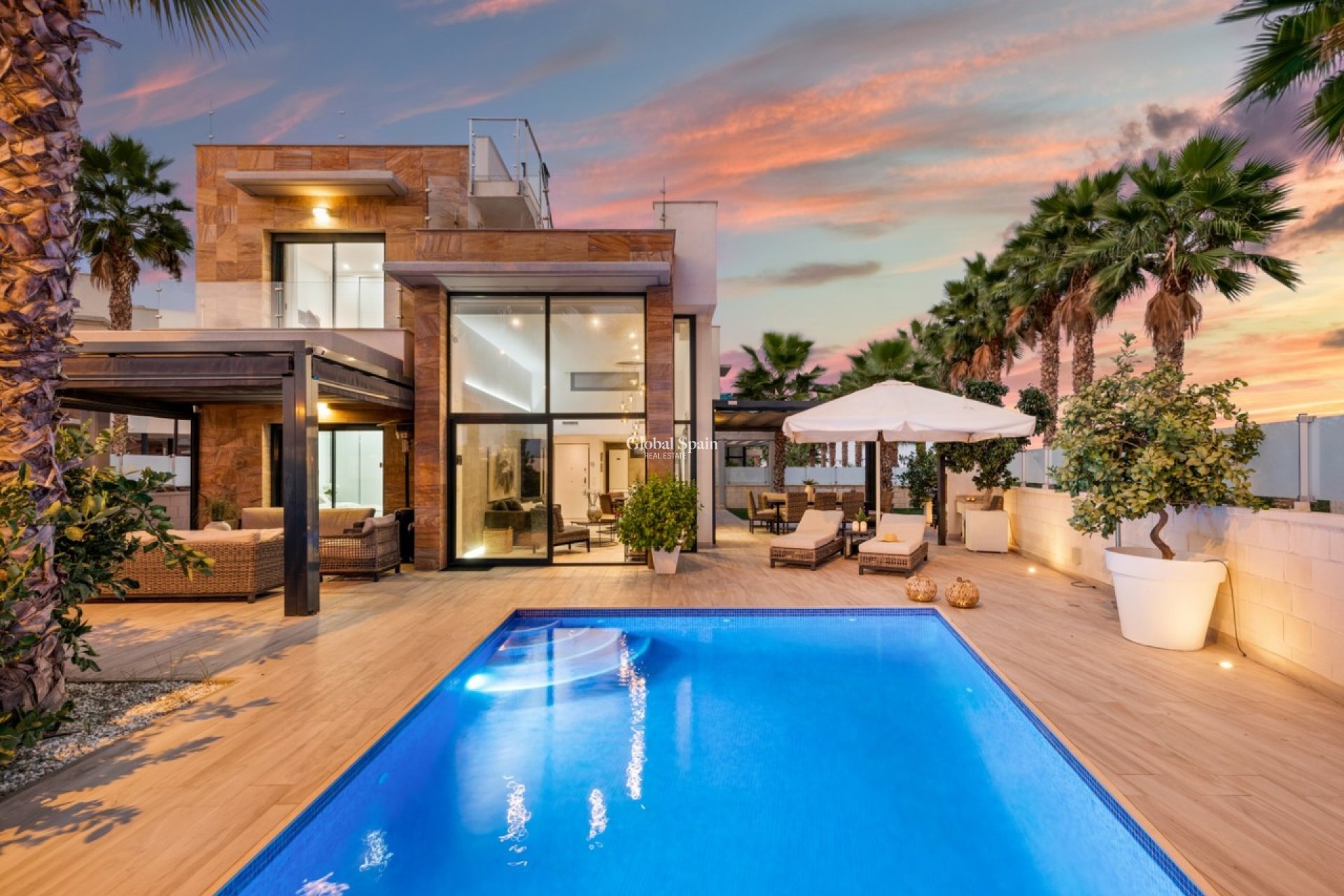 Resale - VILLA -
CABO ROIG - Costa Blanca