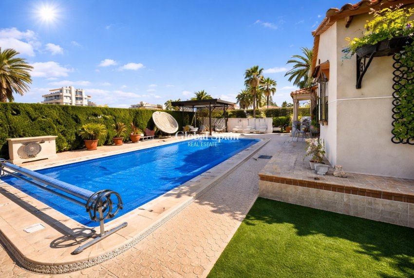 Resale - VILLA -
CABO ROIG - Costa Blanca