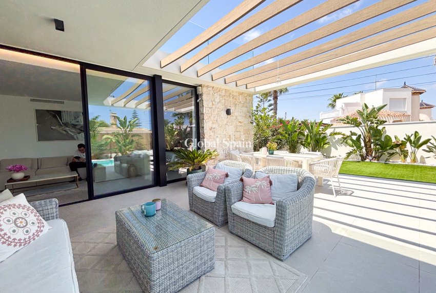 Resale - VILLA -
CABO ROIG - Costa Blanca