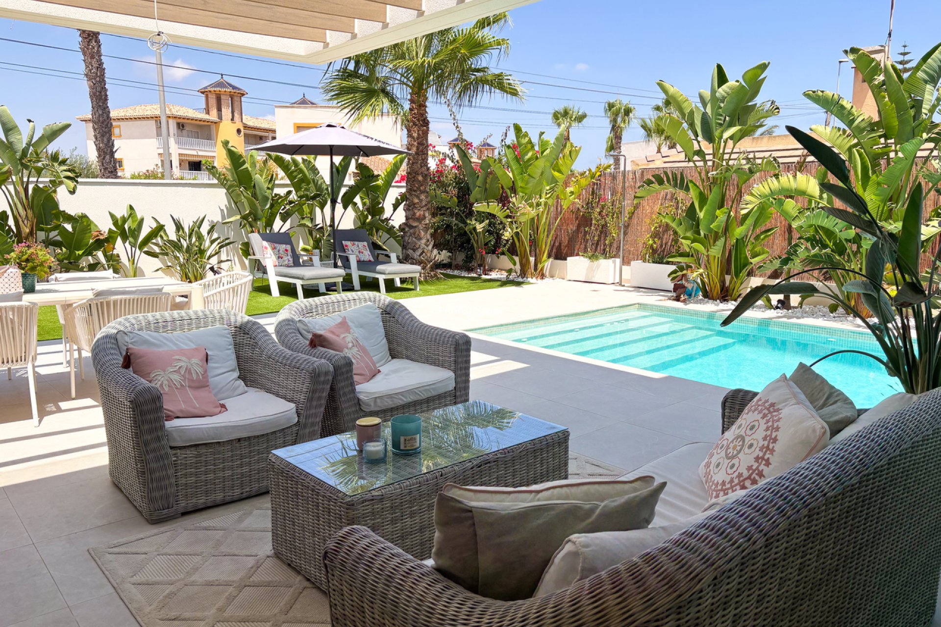 Resale - VILLA -
CABO ROIG - Costa Blanca