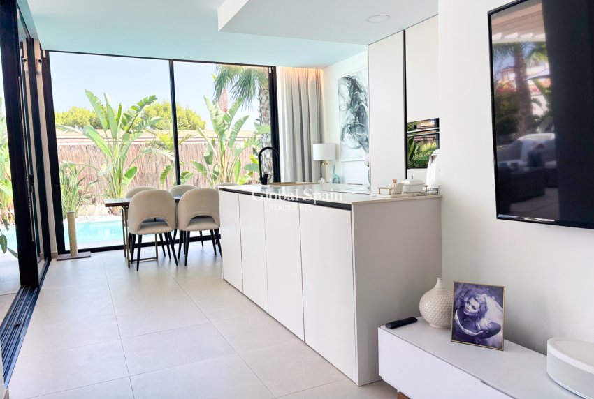 Resale - VILLA -
CABO ROIG - Costa Blanca