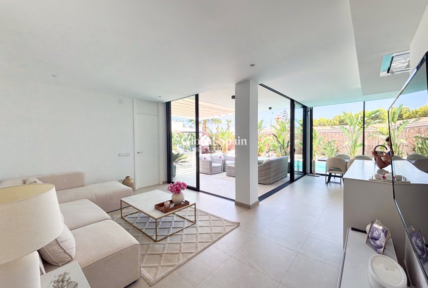 Resale - VILLA -
CABO ROIG - Costa Blanca