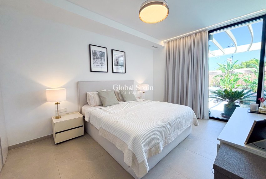 Resale - VILLA -
CABO ROIG - Costa Blanca