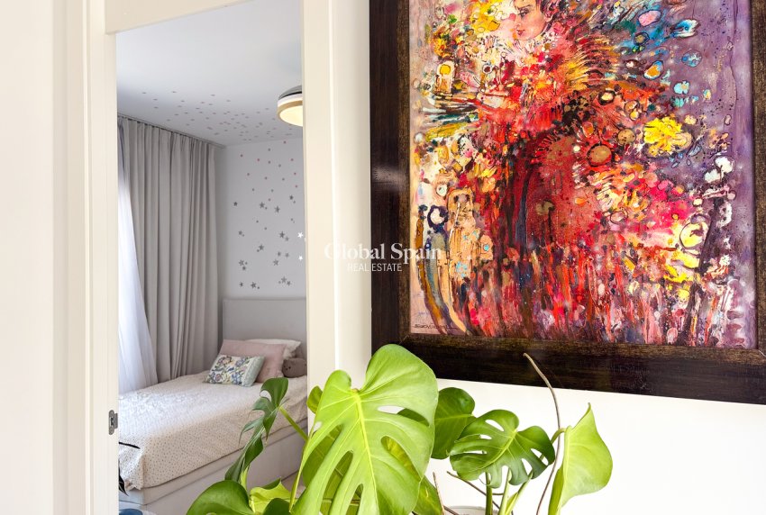 Resale - VILLA -
CABO ROIG - Costa Blanca